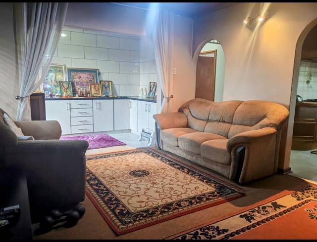 4 BEDROOM HOUSE FOR SALE IN SHALLCROSS